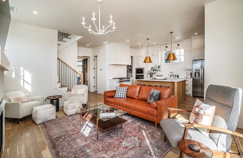 Central Oklahoma City House | Runway Urban Farmhouse - Comfort, Style & Convenience OKC
