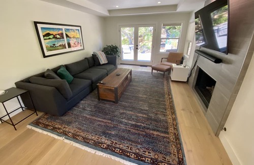 Emerald Hills House | 4 Bd/ 3Ba - Sleek, Modern, Remodeled Home