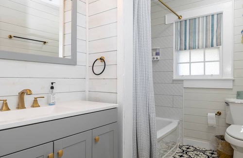 Swansboro House | Black Swan, Mainland House in Swansboro, NC!
