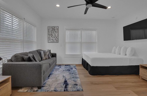 Collier Heights House | This house is a 4 bedroom(s), 3 bathrooms, located in Atlanta, GA.