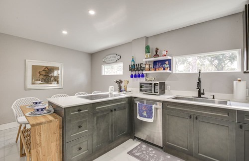 Edgewood Cottage | Family-Friendly Fort Lauderdale Home Near Beaches!