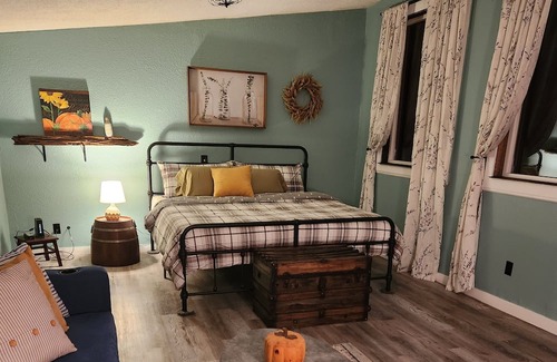 Marcola Cottage | Sweet Little Carriage House tucked into The Willamette National Forest