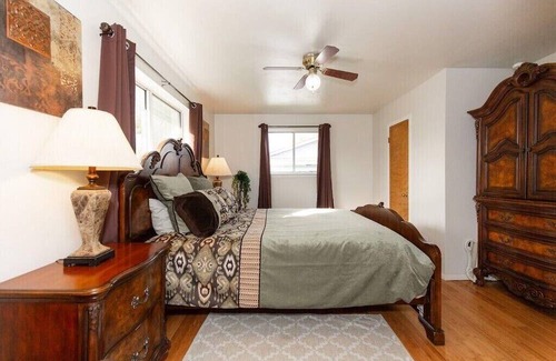 Sheridan House | Large Family Size Home Near Lakes, Rivers and Historical Attractions