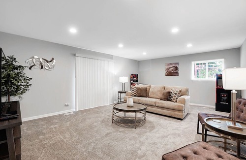 Glendale Heights House | Glendale Heights Rental - Windsor Ln