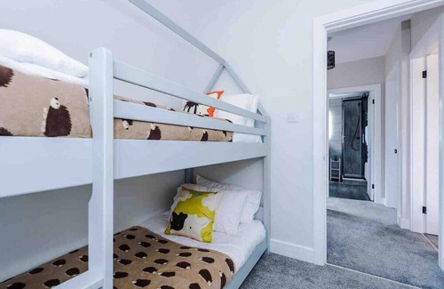 Trafford House | SLD Altrincham Spacious 3 Bedroom House