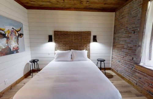 The Hill House | "Bellisimo" on The Hill! - Premier Dining