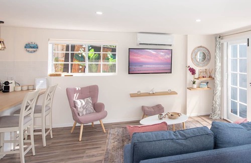 Coolum Beach Cottage | Ashvale Beach Cottage