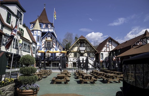Helen Condo | SchonerPlatz