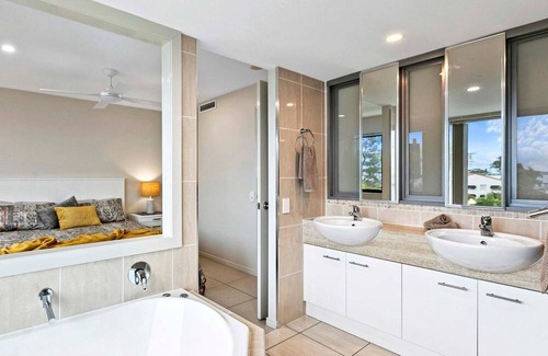 Urangan Apartment | Welcome to 'Ospreys at the Pier