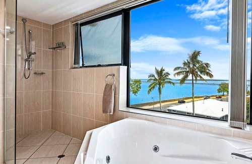 Urangan Apartment | Welcome to 'Ospreys at the Pier