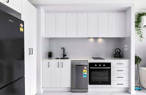 Urangan Apartment | A Gaze upon the Pier