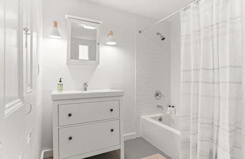 Faubourg Livaudais Apartment | Cute Nola Flat Steps from the Streetcar