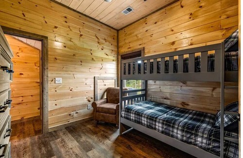 Sevierville Cabin | New cabin/Indoor pool/Hot tub