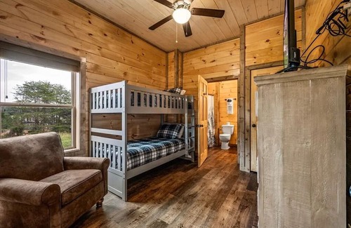 Sevierville Cabin | New cabin/Indoor pool/Hot tub