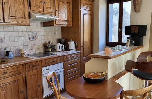 Sainte-Agnes Apartment | Appartement au Cœur du Village Médiéval de Sainte Agnès, Entre mer et Montagne
