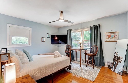 Ashbrook - Clawson Village House | Poolside Bungalow w/ Fire Pit Fun | Luxe King Suite