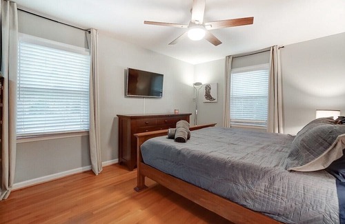 Ashbrook - Clawson Village House | Uptown Retreat | King Suite w/ Hot Tub & Fire Pit!