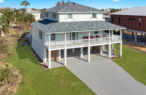 Marineland Acres House | Serene Sunrise Retreat 1 Mile to Crescent Beach