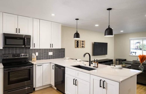 Scenic Heights Apartment | Arvada Haven Bright Apt B With Prime Location