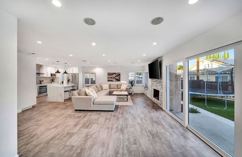 Warner Center House | NEW! Luxury Villa With Pool, Spa, Trampoline & Swings!
