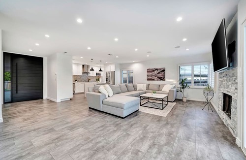 Warner Center House | NEW! Luxury Villa With Pool, Spa, Trampoline & Swings!