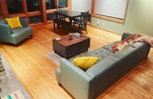 Markville Cabin | Mid-Century Modern Cabin-Relax and unwind in this beautiful escape on the lake