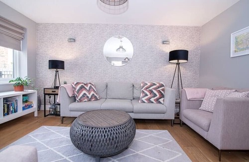 Ludwel House | Elegant Ludlow Haven: 4Bed Ultimate Tranquility