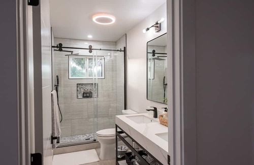 Penngrove House | Take the time to relax at our remodeled peaceful parcel located in Penngrove, CA