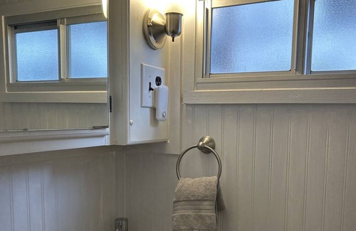 Ardmore Boat Rental | Honeymoon houseboat
