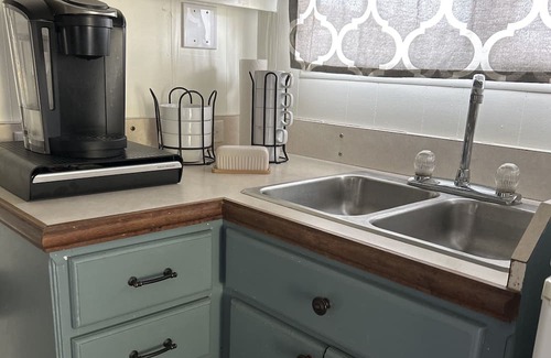 Ardmore Boat Rental | Honeymoon houseboat