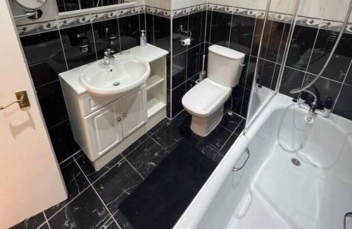 Mapesbury Apartment | London Retreat 2-Bed Gem near Wembley Stadium