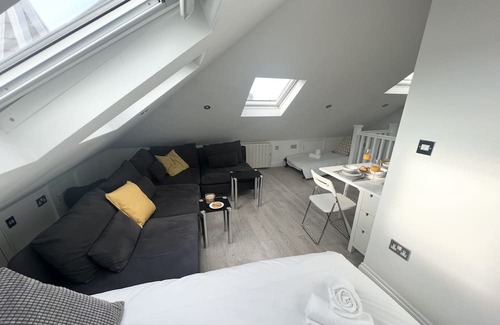 Mapesbury Apartment | Charming Studio in London