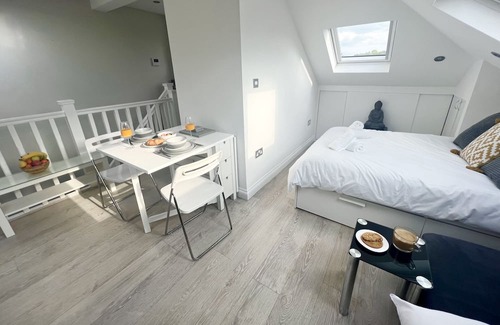 Mapesbury Apartment | Charming Studio in London