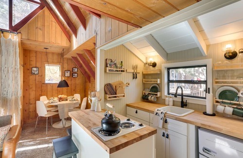 Sugarloaf Cabin | Sugarloaf Storybook Cabin w/ Fire Pit & Grill