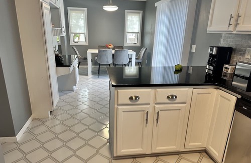 Richfield House | Centrally located house in Richfield minutes from MOA, MSP, shops, restaurants