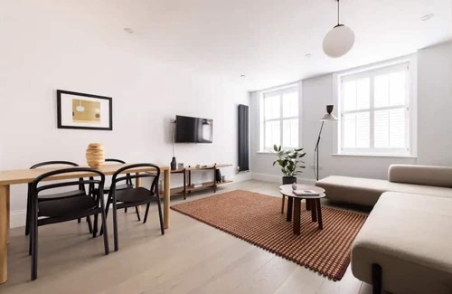 St Luke's Apartment | 1-Bed Apartment in Central London