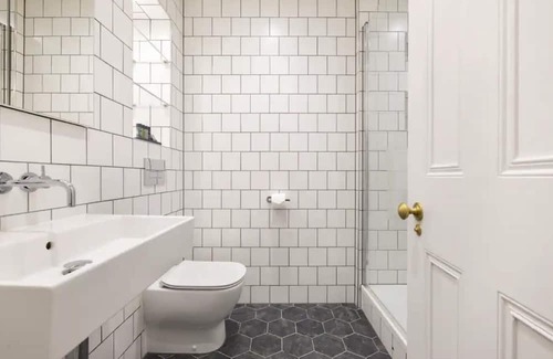 St Luke's Apartment | 1-Bed Apartment in Central London