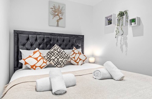 Hillrise Apartment | Luxury Ensuite Room in Finsbury Pak London N19