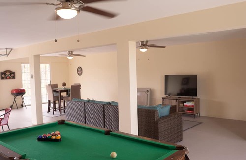 Cidra House | Casa Bayu, space created for groups and families in the mountains of Cidra, PR