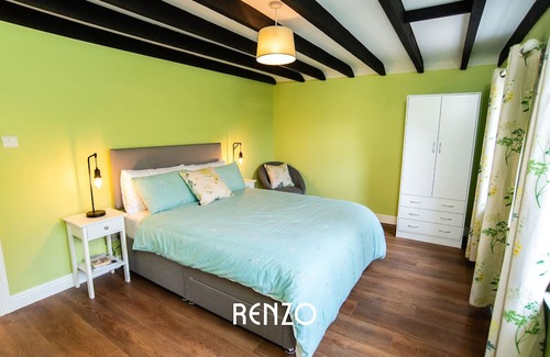 Stoke Bardolph Cottage | Beautiful 1-bed Cottage in Nottingham by Renzo, Stunning Countryside Location!