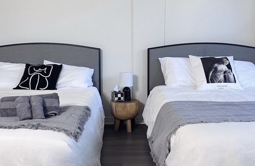 Pasadena Apartment | Spacious Retro High Ceiling Home 3 mins to Oldtown