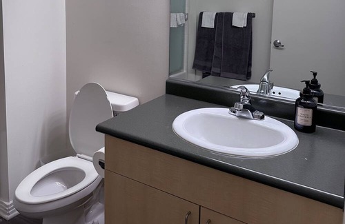 Pasadena Apartment | Spacious Retro High Ceiling Home 3 mins to Oldtown