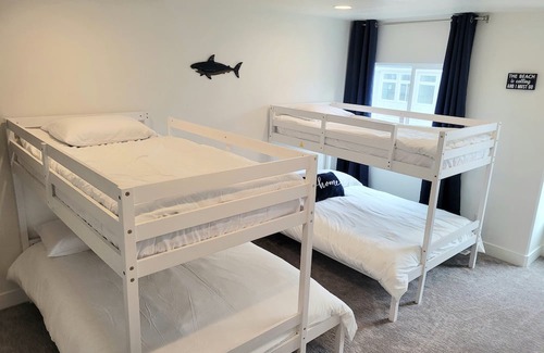 Garden City House | The Perfect Family Retreat! Brand new huge townhome!