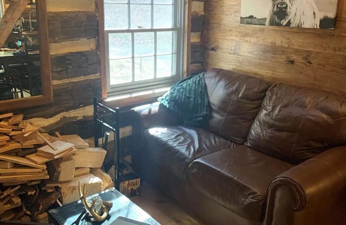 Clyde Cabin | Off-Grid Log Cabin in NC Mountains