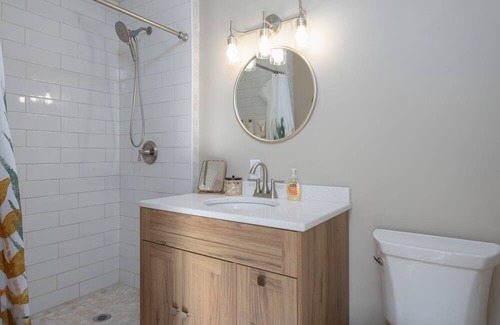 Downtown Omaha Condo | Sedona Sunrise Condo, Located In Midtown Omaha! 5 Mins to Blackstone & Downtown