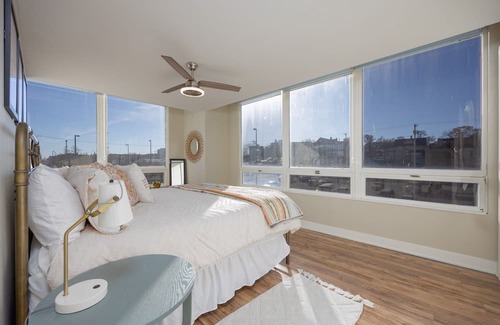 Downtown Omaha Condo | Sedona Sunrise Condo, Located In Midtown Omaha! 5 Mins to Blackstone & Downtown