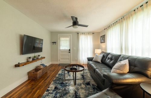 Robbinsville Cottage | Cozy 2B-1B Cottage - Flat Parking; Close to Tail of the Dragon