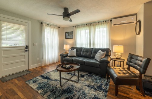 Robbinsville Cottage | Cozy 2B-1B Cottage - Flat Parking; Close to Tail of the Dragon