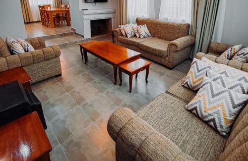 Nyeri Bed & Breakfast | Robins Den