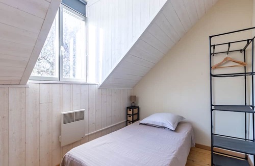 Savignac-Ledrier House | Holiday Home 'La Grange' with Private Garden and Wi-Fi